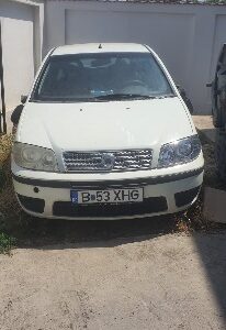 Autoturism Fiat Punto cu nr. de inmatriculare B-53-XHG